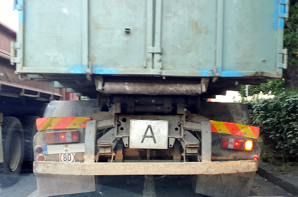 Symbol A na nákladním autě