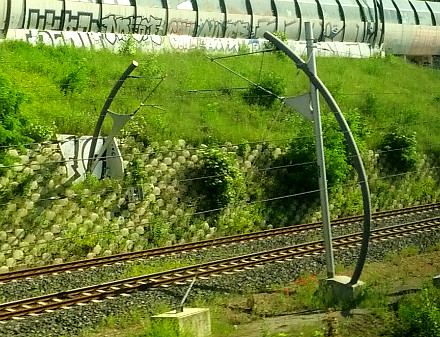 Stožár železniční troleje